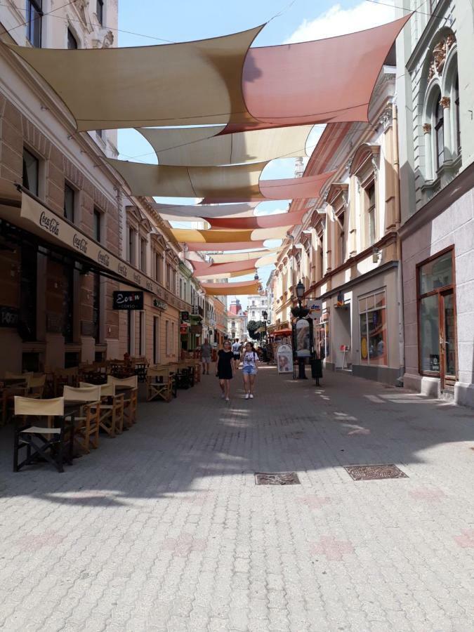 Sunny City Center Pecs Exterior photo
